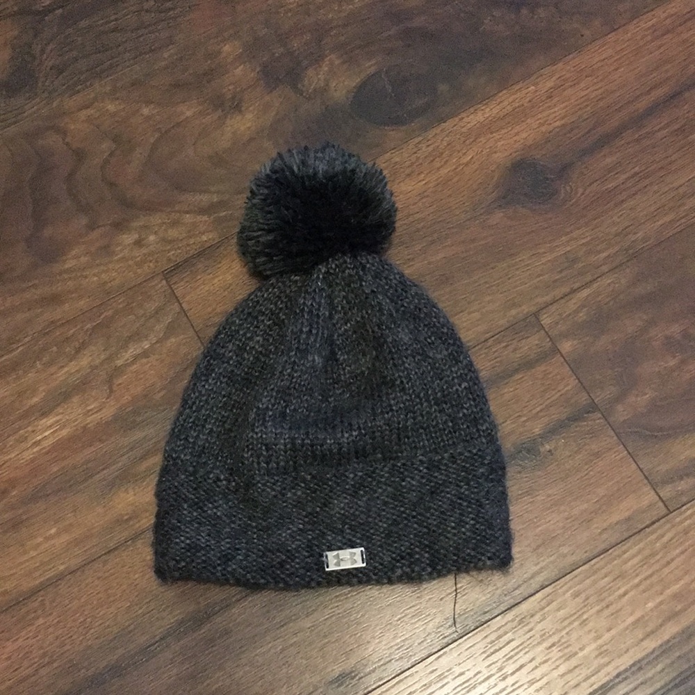 Women’s Black Under Armor Winter Hat